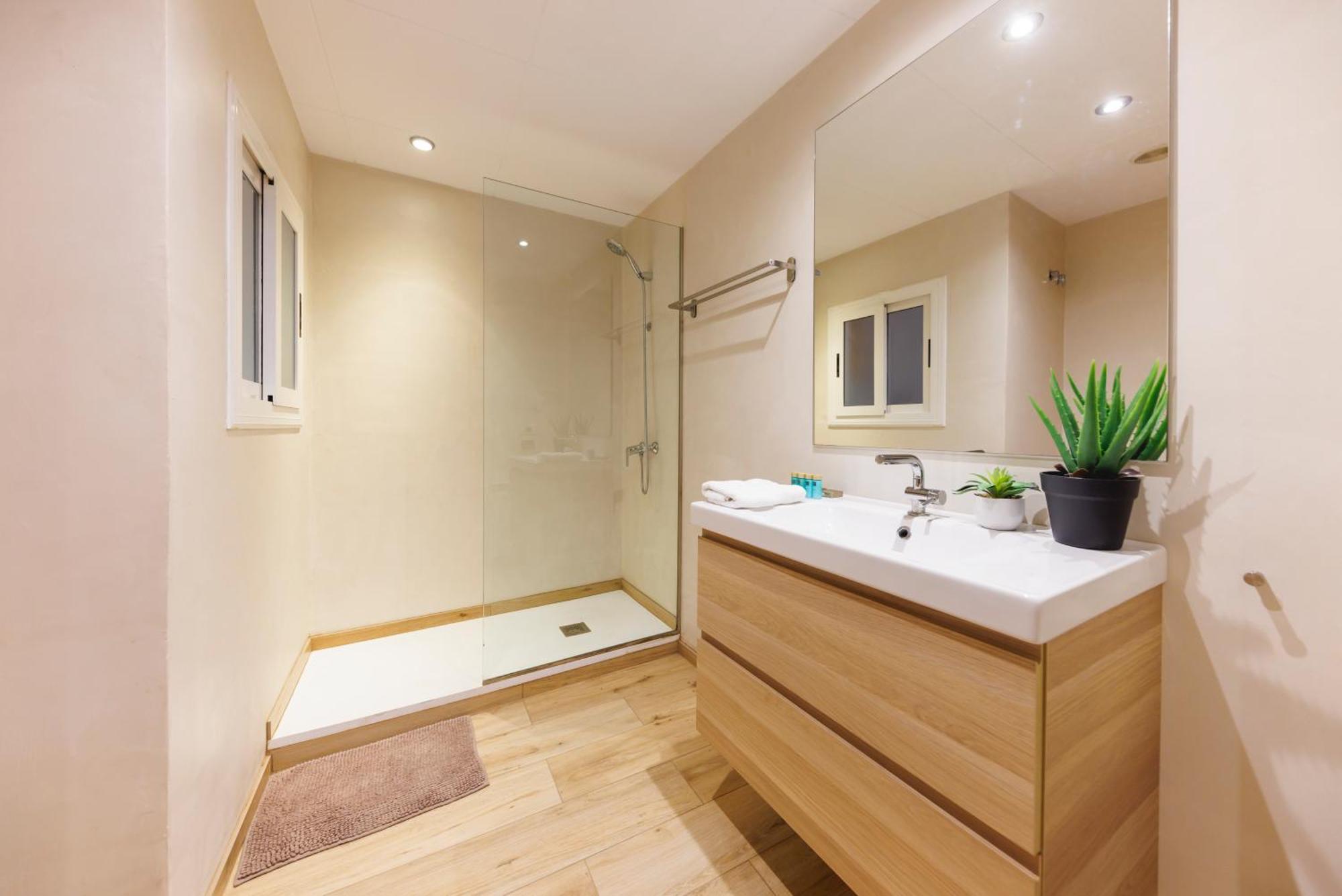 Bravissimo Apartaments Mora 4 Girona Esterno foto
